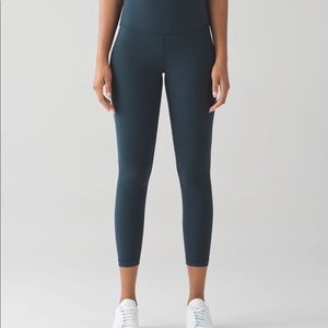 Lululemon Aligns 28 Teal